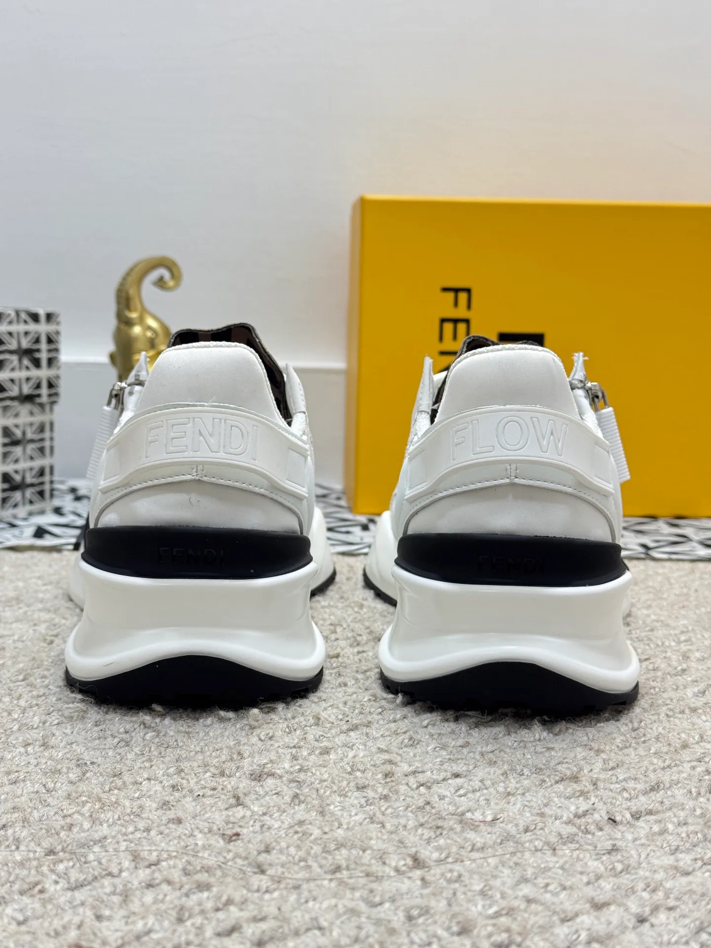 Men's men's shoes 💰520 [New style] 🦥🦥 Original quality - Fendi ◾️▫️F D🆕 Spring and summer new men's slip-on sneakers, with elastic straps, side zippers, and corrugated soles engraved with F. Embossed Fendi Flow lettering on the heel. Mixed material of high-tech fabric and black suede. FF graphic tongue. Ultra-light and wear-resistant EVA sole. Size: 38-44 (45 customized